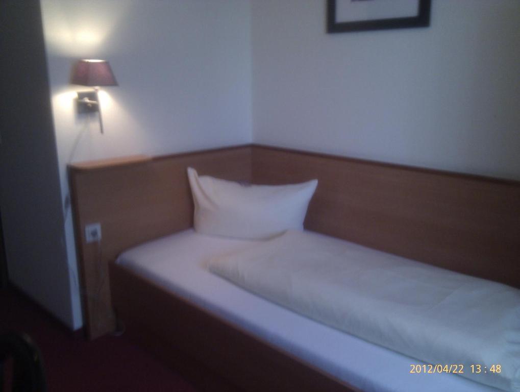 Berliner Hof Hotell Dallgow-Doeberitz Rum bild