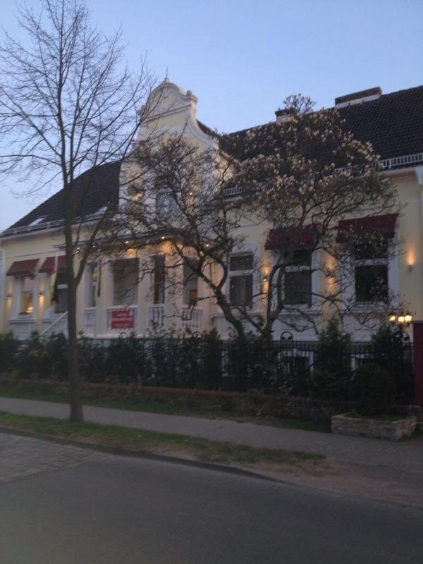 Berliner Hof Hotell Dallgow-Doeberitz Exteriör bild