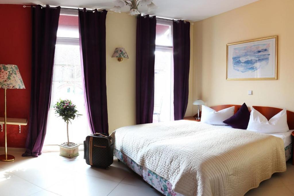 Berliner Hof Hotell Dallgow-Doeberitz Rum bild